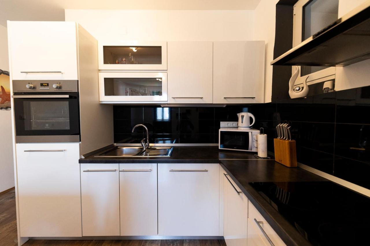 Beachfront Roko Apartman
