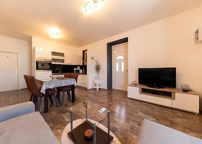 Beachfront Apartment Roko