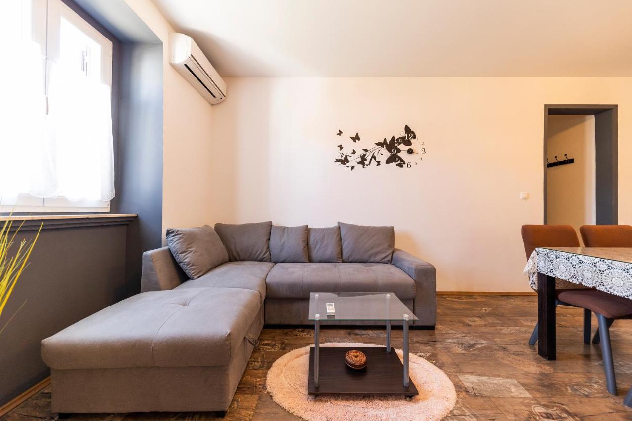 Beachfront Roko Apartment