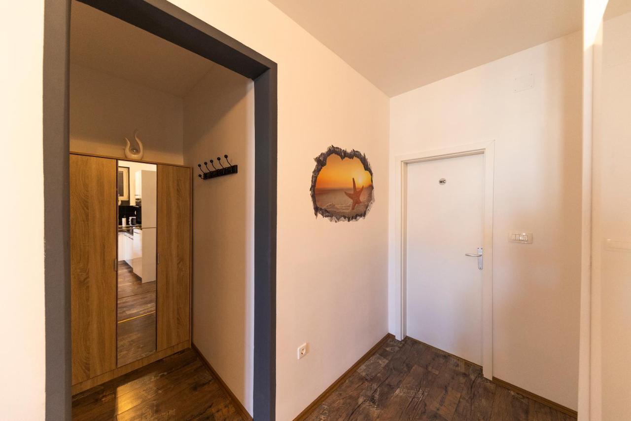Apartment Beachfront Roko *